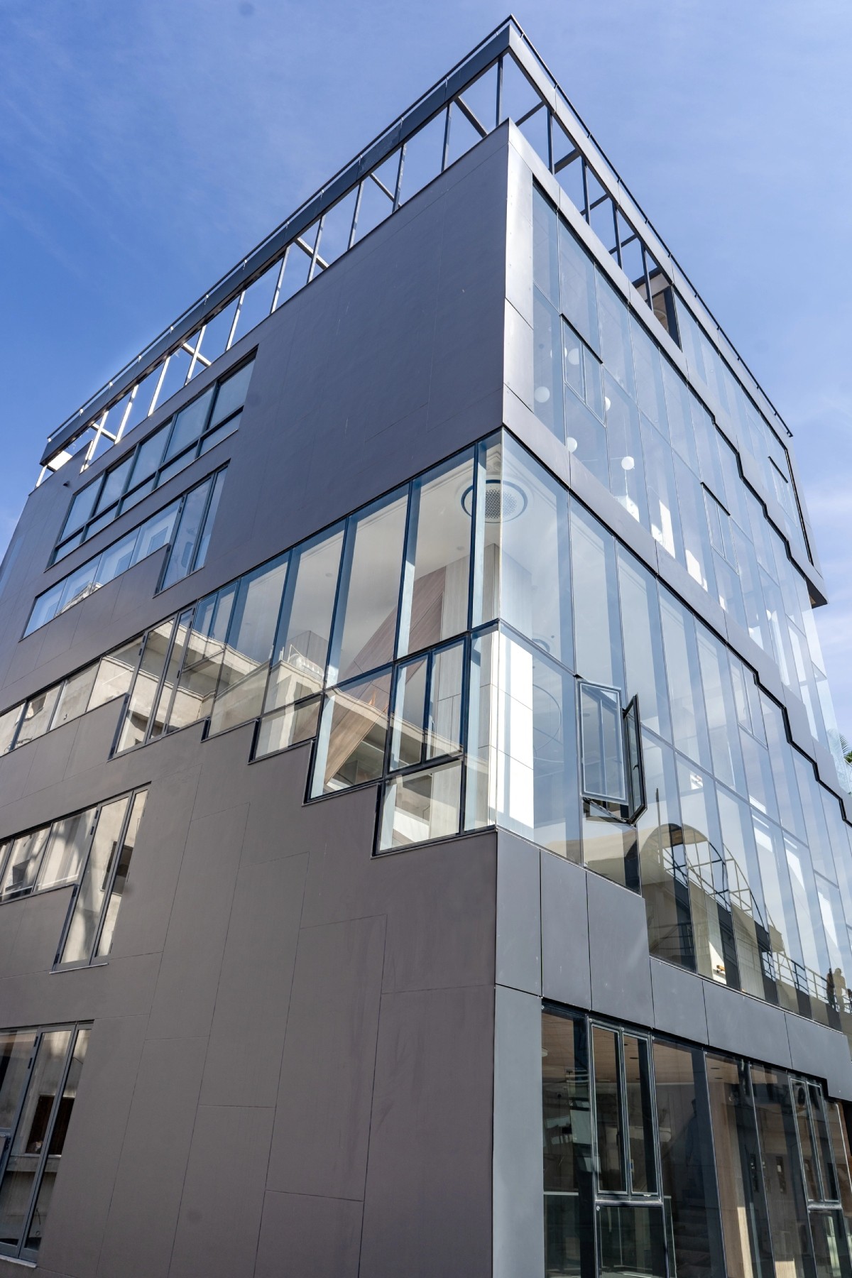 Aluminium windows for Nepali apartment